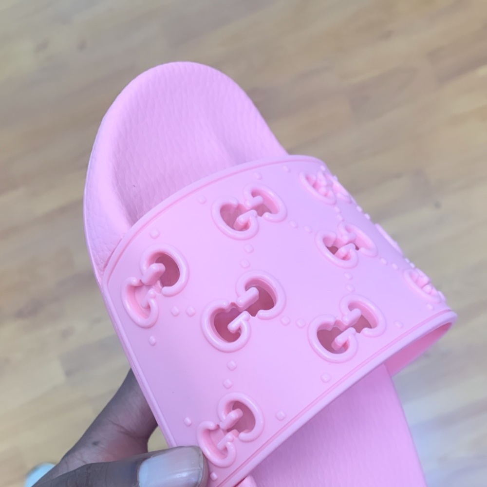 Gucci flip flops